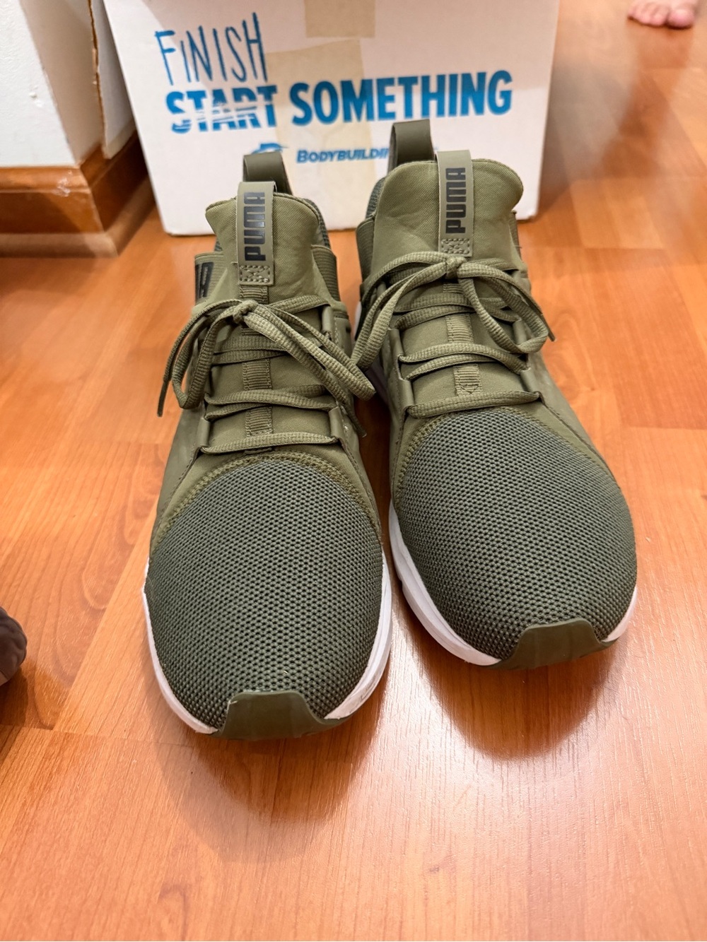Puma Men's Olive/White Lightweight Athletic Sneakers